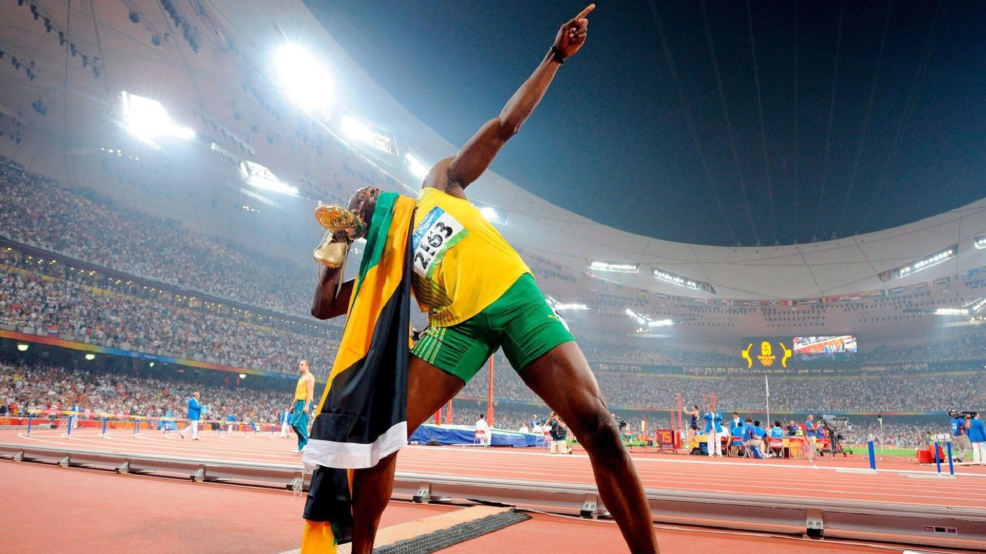 “胡利安·门德斯的快速突破与精准传球，带领阿根廷美洲狮队攻占世界舞台”