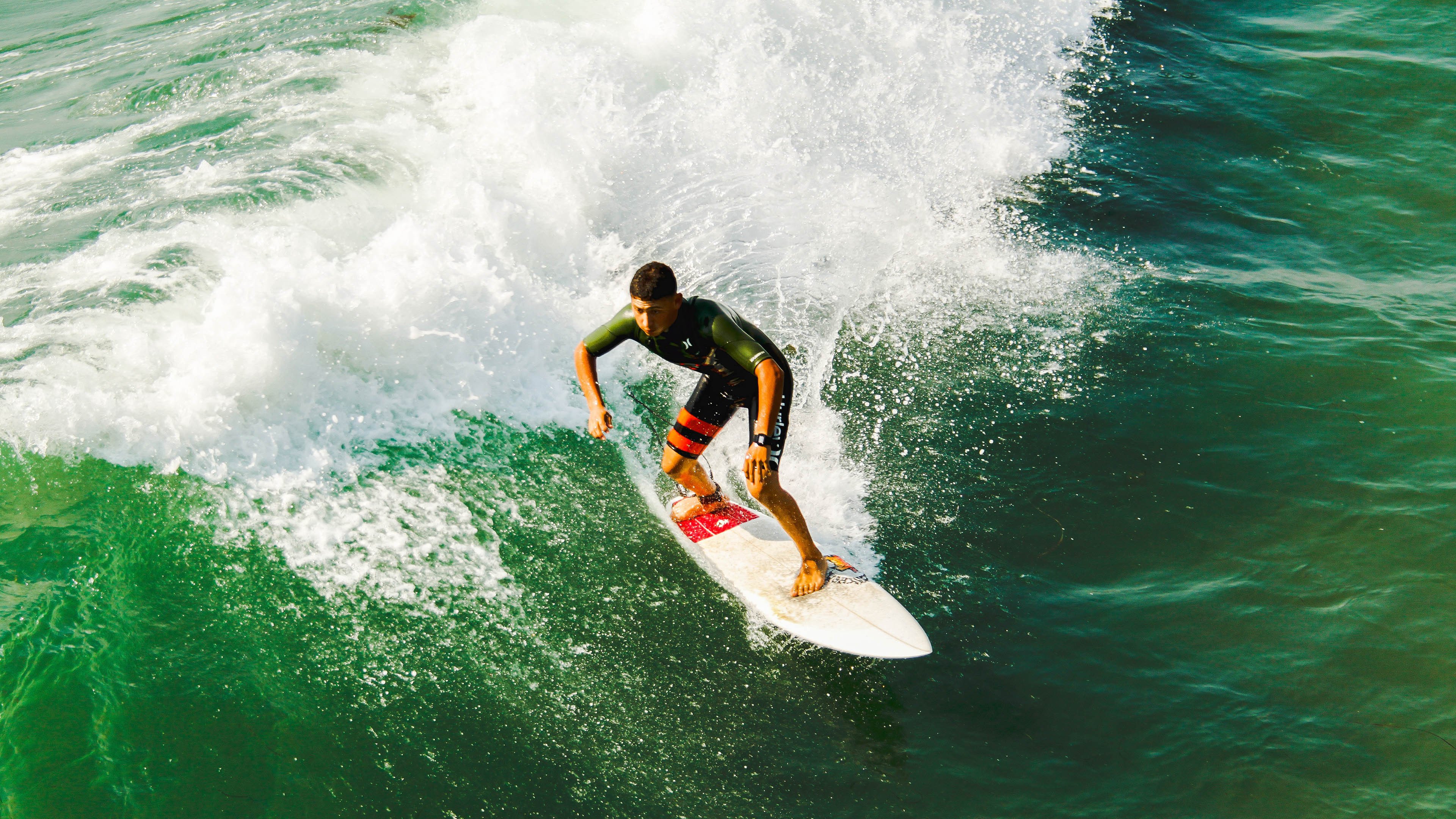 自由泳中程比利时节奏明快,自由泳业务选手速度